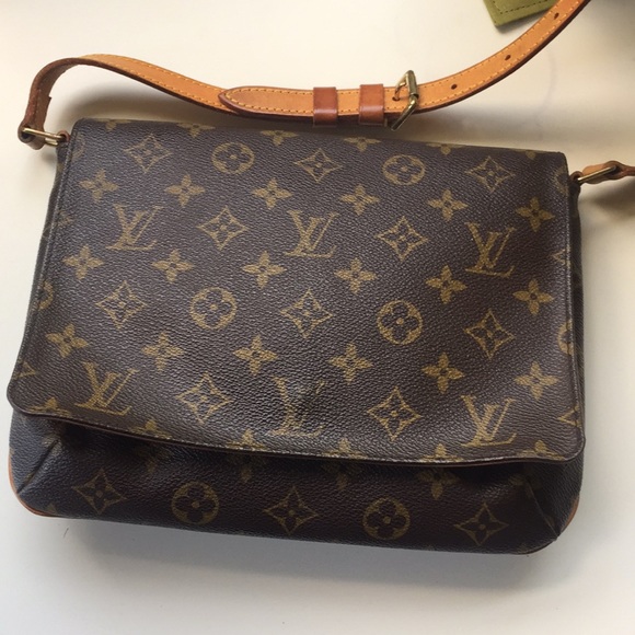 Louis Vuitton Handbags - Authentic vintage Louis Vuitton  bag ❤️🌺💕🎁